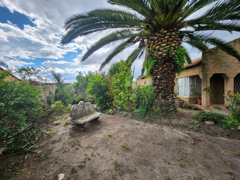 10 Bedroom Property for Sale in Montshioa North West
